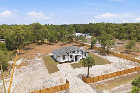 House in Clewiston, Florida 3 bedrooms, 187.66 sq.m. № 2083355 - photo 5