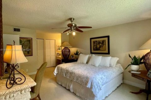 Condo in Plantation, Florida, 1 bedroom № 2082672 - photo 13