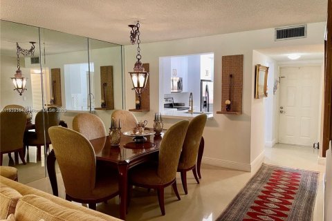 Condo in Plantation, Florida, 1 bedroom № 2082672 - photo 2