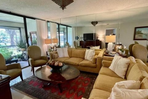 Condo in Plantation, Florida, 1 bedroom № 2082672 - photo 4
