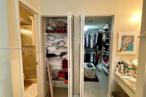 Condo in Plantation, Florida, 1 bedroom № 2082672 - photo 16