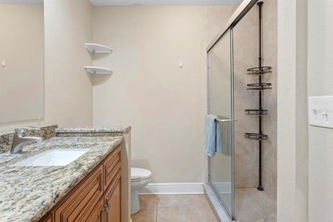House in Temple Terrace, Florida 4 bedrooms, 199.37 sq.m. № 2284416 - photo 20