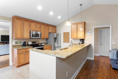 House in Temple Terrace, Florida 4 bedrooms, 199.37 sq.m. № 2284416 - photo 8