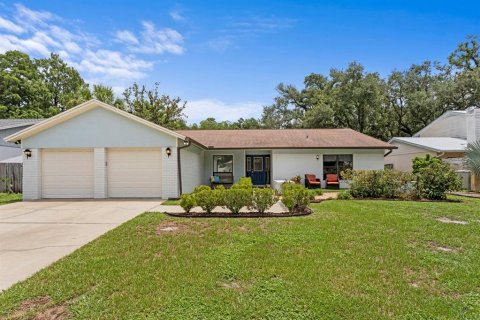 House in Temple Terrace, Florida 4 bedrooms, 199.37 sq.m. № 2284416 - photo 5