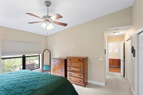 House in Temple Terrace, Florida 4 bedrooms, 199.37 sq.m. № 2284416 - photo 17