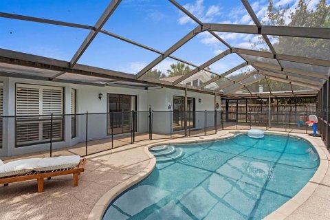 House in Temple Terrace, Florida 4 bedrooms, 199.37 sq.m. № 2284416 - photo 2