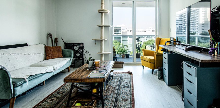 Кондоминиум с 1 спальней в Майами-Бич, Флорида № 1930513