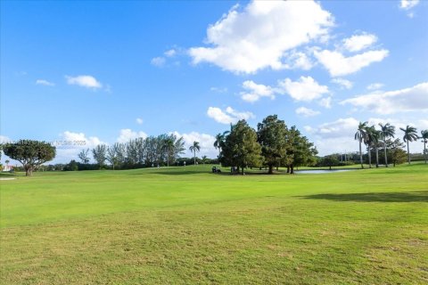 Condo in Pembroke Pines, Florida, 2 bedrooms  № 1699177 - photo 29