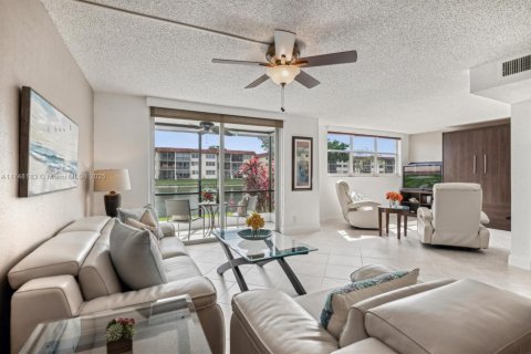 Condo in Pembroke Pines, Florida, 2 bedrooms  № 1699177 - photo 5