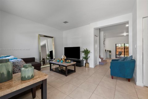 Купить таунхаус в Хомстед, Флорида 3 спальни, 137.77м2, № 1971398 - фото 4