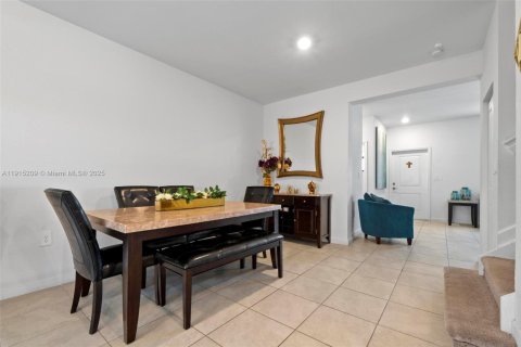 Купить таунхаус в Хомстед, Флорида 3 спальни, 137.77м2, № 1971398 - фото 12