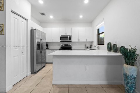 Купить таунхаус в Хомстед, Флорида 3 спальни, 137.77м2, № 1971398 - фото 15