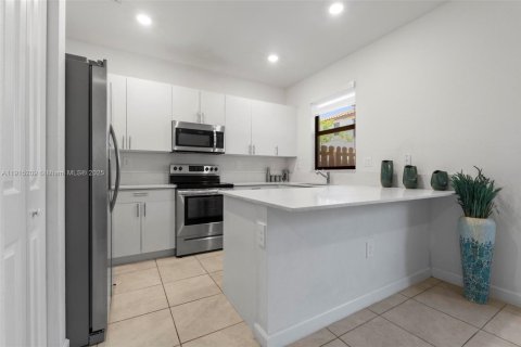 Купить таунхаус в Хомстед, Флорида 3 спальни, 137.77м2, № 1971398 - фото 16