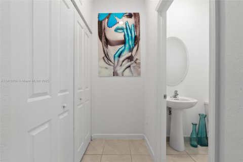 Купить таунхаус в Хомстед, Флорида 3 спальни, 137.77м2, № 1971398 - фото 7