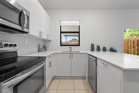 Купить таунхаус в Хомстед, Флорида 3 спальни, 137.77м2, № 1971398 - фото 17