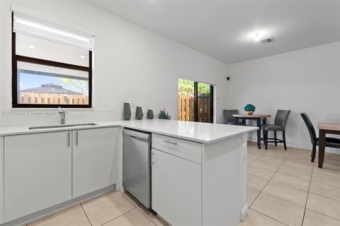 Купить таунхаус в Хомстед, Флорида 3 спальни, 137.77м2, № 1971398 - фото 20