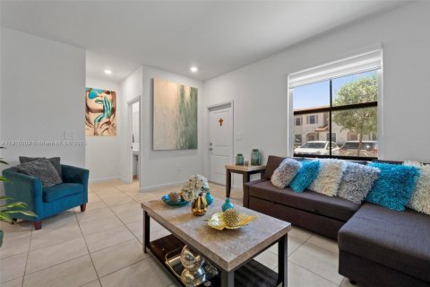 Купить таунхаус в Хомстед, Флорида 3 спальни, 137.77м2, № 1971398 - фото 6