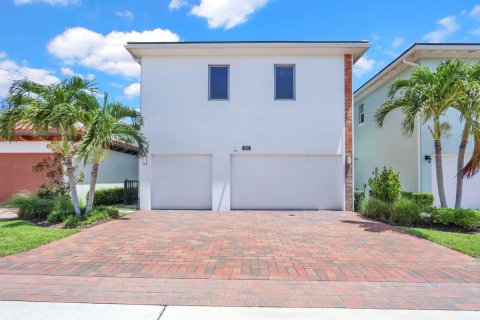 House in Palm Beach Gardens, Florida 5 bedrooms, 393.53 sq.m. № 2191213 - photo 22