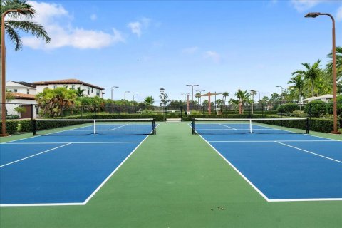 House in Palm Beach Gardens, Florida 5 bedrooms, 393.53 sq.m. № 2191213 - photo 27
