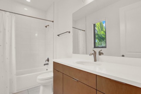 House in Palm Beach Gardens, Florida 5 bedrooms, 393.53 sq.m. № 2191213 - photo 20