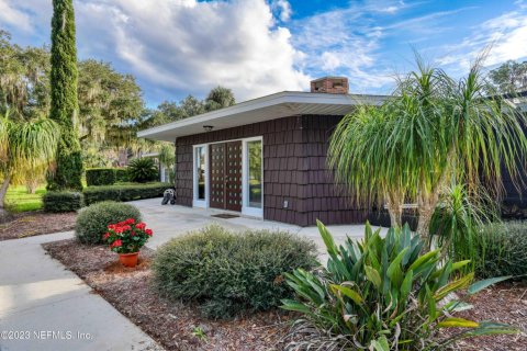 Casa en venta en Crescent City, Florida, 3 dormitorios, 275.55 m2 № 885676 - foto 1