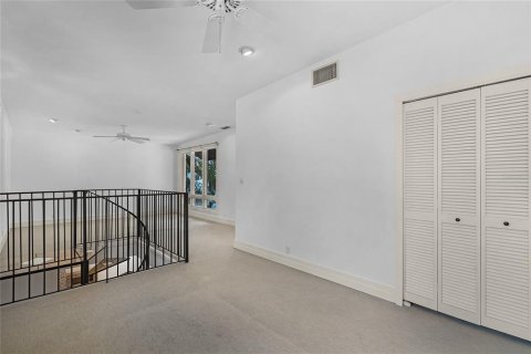 Casa en venta en Orlando, Florida, 3 dormitorios, 359.62 m2 № 1919141 - foto 25