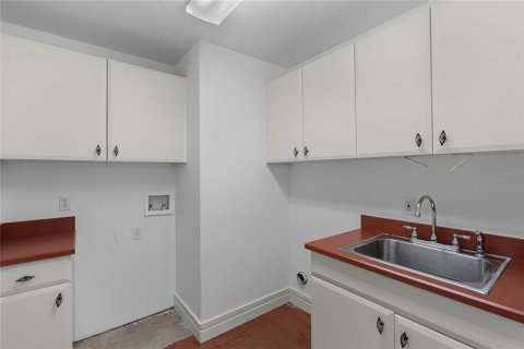 Casa en venta en Orlando, Florida, 3 dormitorios, 359.62 m2 № 1919141 - foto 19