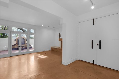 Casa en venta en Orlando, Florida, 3 dormitorios, 359.62 m2 № 1919141 - foto 6