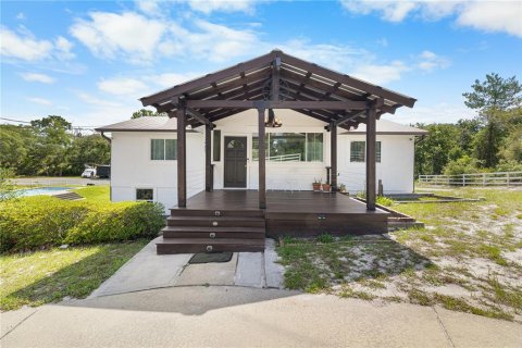 Casa en Deltona, Florida 5 dormitorios, 107.02 m2 № 2133276