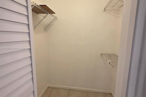 Купить кондоминиум в Майами, Флорида 2 спальни, 97.08м2, № 2015216 - фото 10