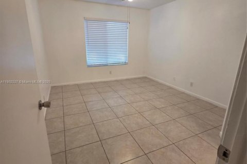 Купить кондоминиум в Майами, Флорида 2 спальни, 97.08м2, № 2015216 - фото 8