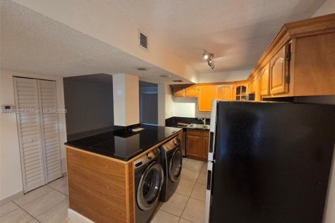 Купить кондоминиум в Майами, Флорида 2 спальни, 97.08м2, № 2015216 - фото 3