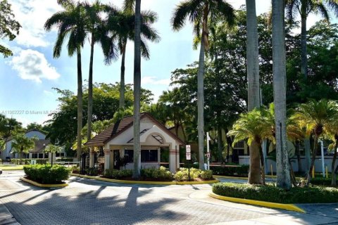 Купить кондоминиум в Майами, Флорида 2 спальни, 97.08м2, № 2015216 - фото 25