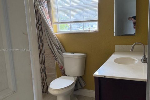 Villa ou maison à vendre à Lauderdale Lakes, Floride: 3 chambres, 159.14 m2 № 1953583 - photo 7