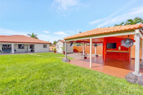 Villa ou maison à louer à Miami, Floride: 4 chambres, 216.46 m2 № 2343628 - photo 21