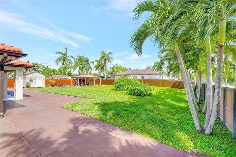Villa ou maison à louer à Miami, Floride: 4 chambres, 216.46 m2 № 2343628 - photo 19