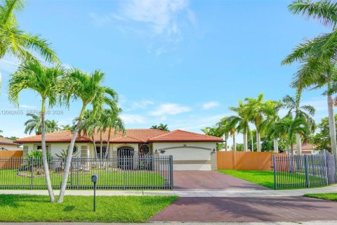Villa ou maison à Miami, Floride 4 chambres, 216.46 m2 № 2343628
