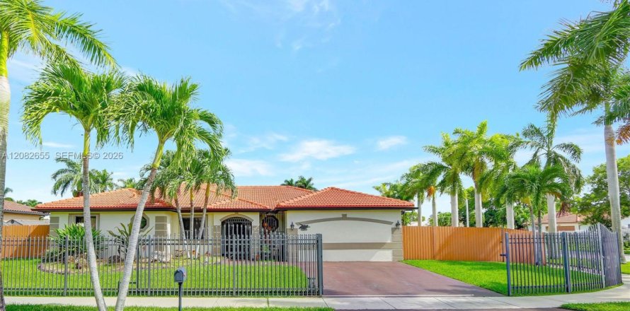 Villa ou maison à Miami, Floride 4 chambres, 216.46 m2 № 2343628