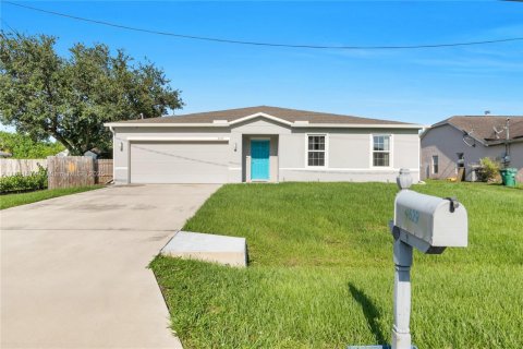 House in Port St. Lucie, Florida 4 bedrooms, 171.4 sq.m. № 1836485 - photo 22