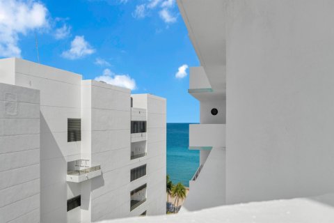 Condo in Hollywood, Florida, 1 bedroom  № 2183725 - photo 4