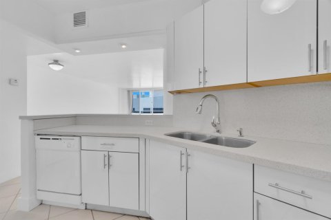 Condo in Hollywood, Florida, 1 bedroom  № 2183725 - photo 20
