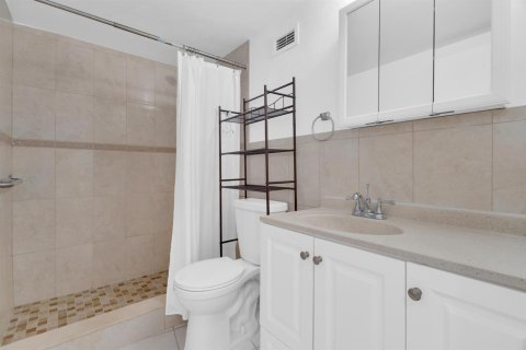 Condo in Hollywood, Florida, 1 bedroom  № 2183725 - photo 29
