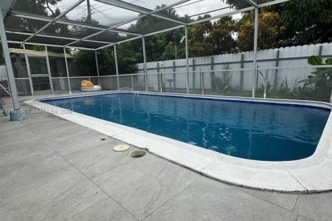 House in Miramar, Florida 4 bedrooms, 143.44 sq.m. № 1987017 - photo 7