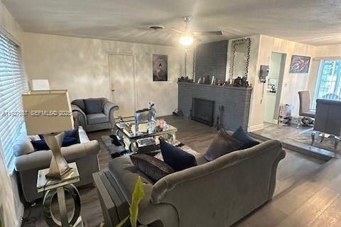 House in Miramar, Florida 4 bedrooms, 143.44 sq.m. № 1987017 - photo 24