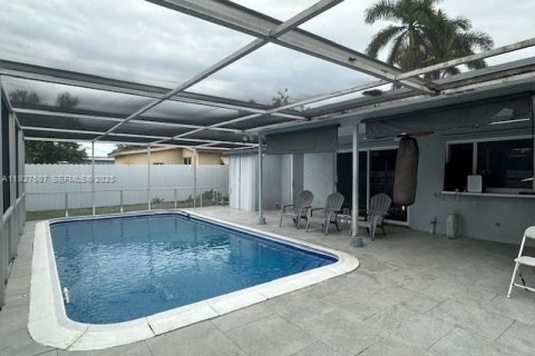 House in Miramar, Florida 4 bedrooms, 143.44 sq.m. № 1987017 - photo 9