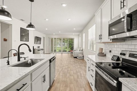 House in Lakeland, Florida 4 bedrooms, 185.8 sq.m. № 2393552 - photo 20