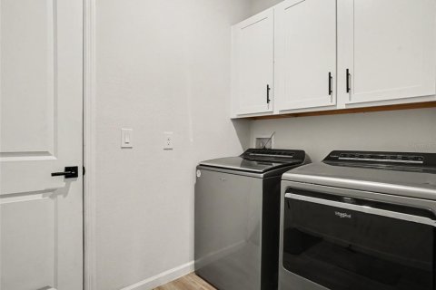 House in Lakeland, Florida 4 bedrooms, 185.8 sq.m. № 2393552 - photo 25