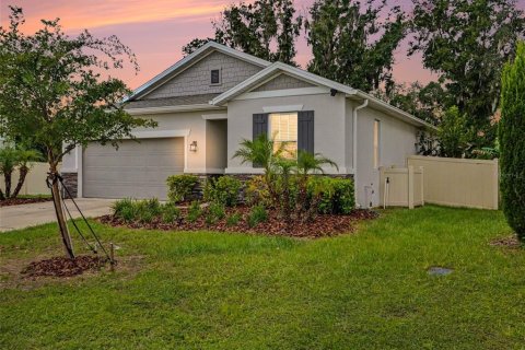 House in Lakeland, Florida 4 bedrooms, 185.8 sq.m. № 2393552 - photo 4