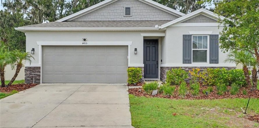House in Lakeland, Florida 4 bedrooms, 185.8 sq.m. № 2393552