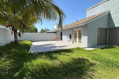 Casa en Miami, Florida 3 dormitorios, 125.42 m2 № 2062926